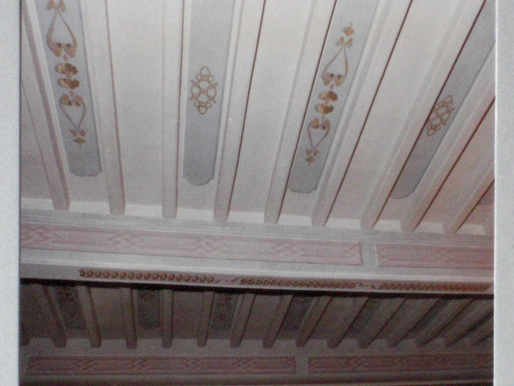 12- motivi dipinti su soffitto e travi-